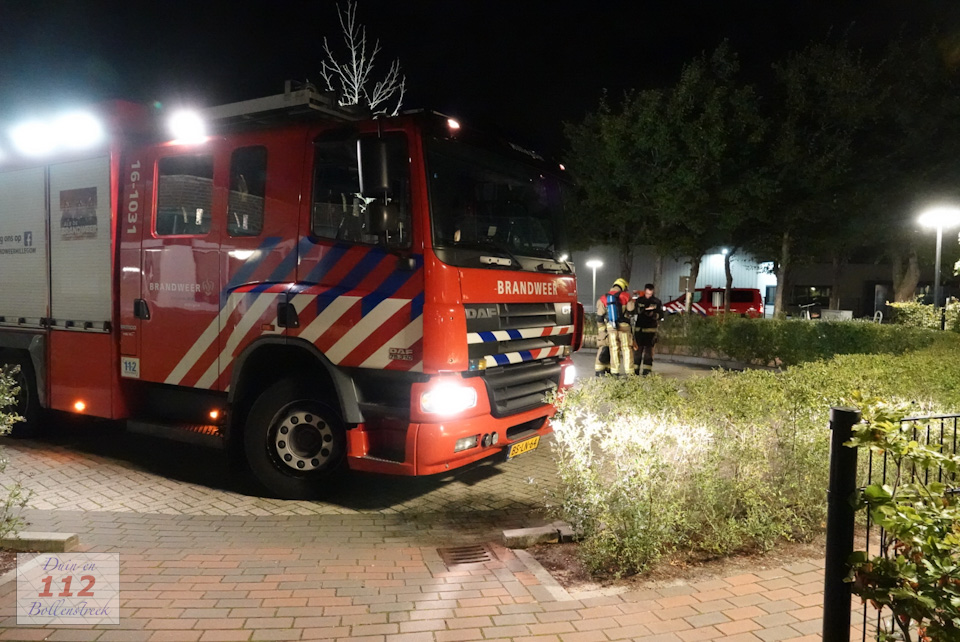 Gesprongen waterleiding zorgt voor brandweerinzet bij Den Weeligenberg Hillegom