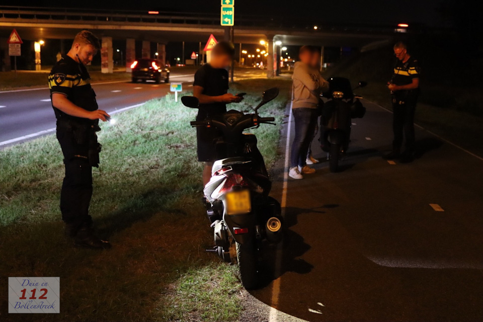 Scooter botst met fietser op de Van Berckelweg Noordwijk