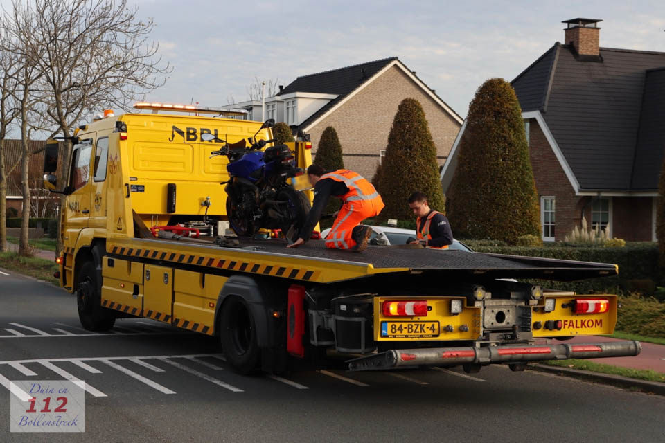 Ongeval auto met motor in Rijnsburg