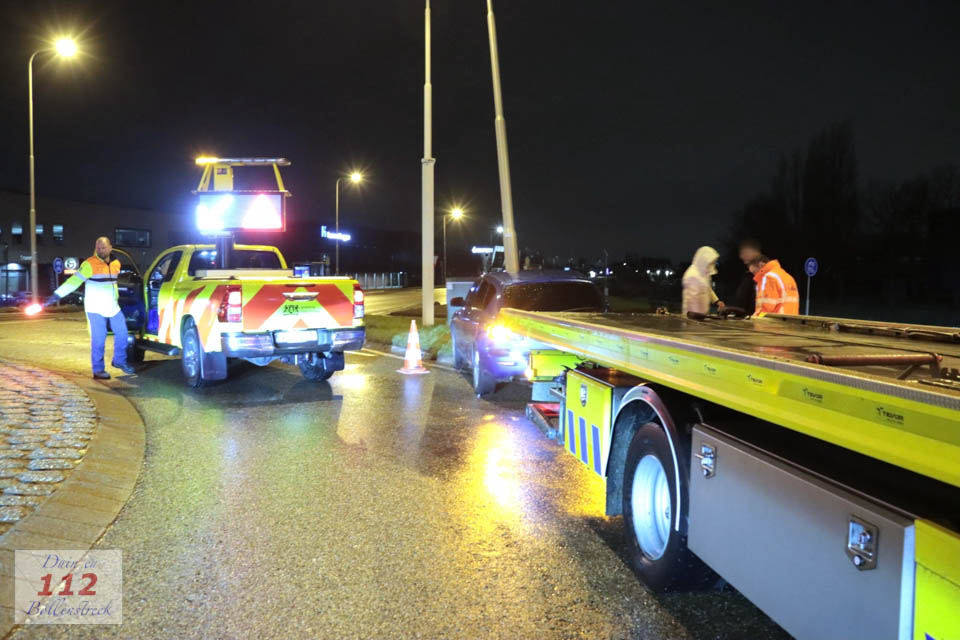 Ongeval op N449 in Noordwijk, pakketbezorger spoorloos