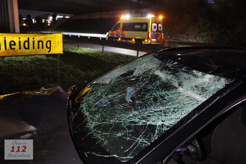 Crash op A44 in Sassenheim, auto schiet ruim 55 meter door