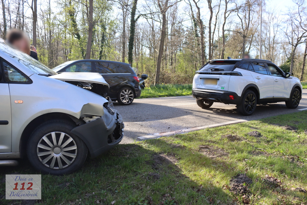 Schade en vertraging na ongeval op Stationsweg in Lisse