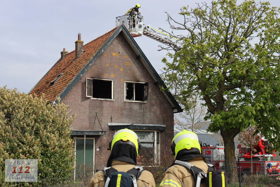Veel schade na zolderbrand in woning Katwijk