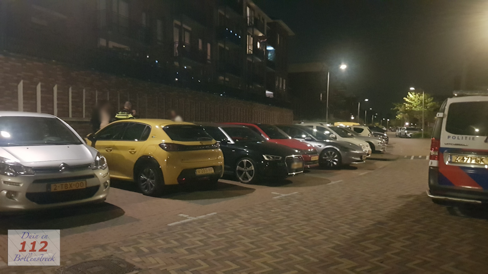 Verdachte jongens rommelen aan geparkeerde auto in Noordwijkerhout