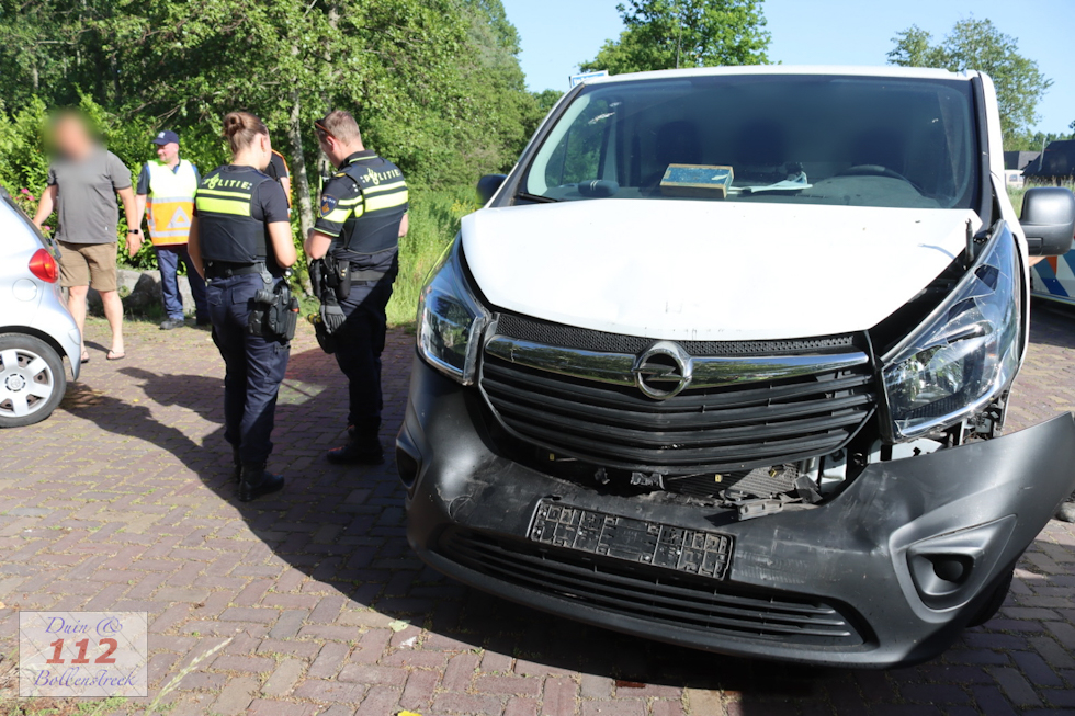 Veel vertraging vanwege kettingbotsing op Van Pallandtlaan N208 bij Sassenheim, auto total loss