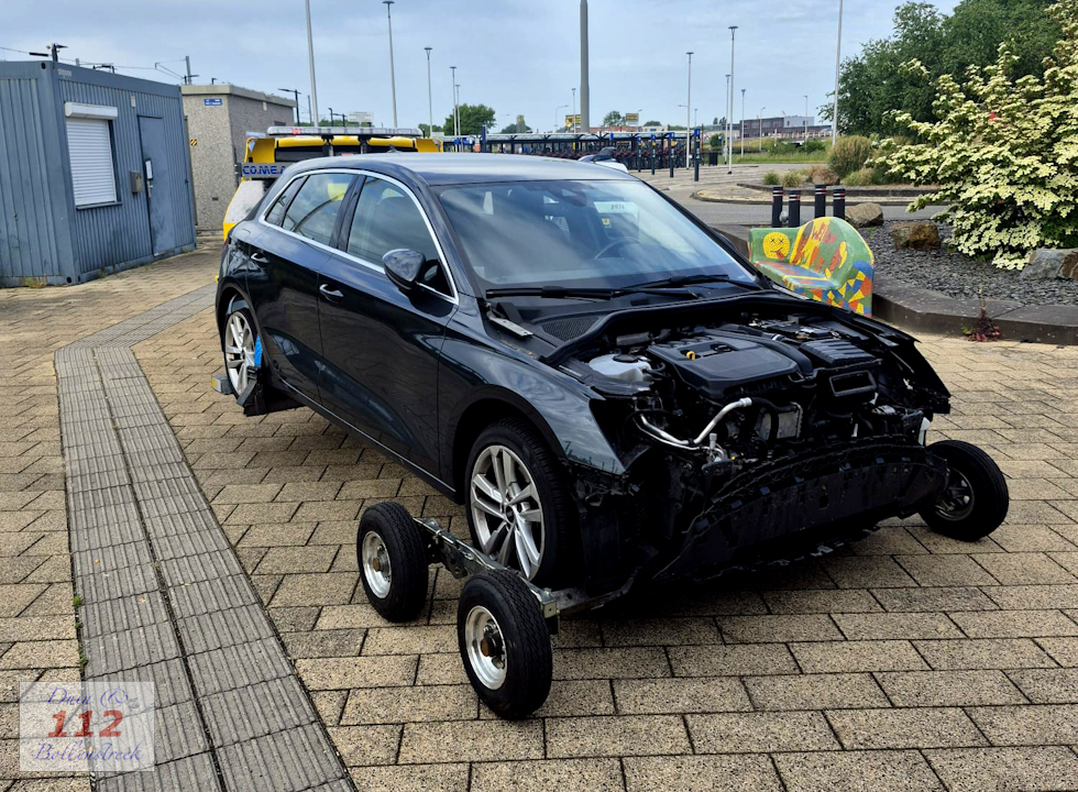 Auto’s gestript in parkeergarage bij Station Sassenheim
