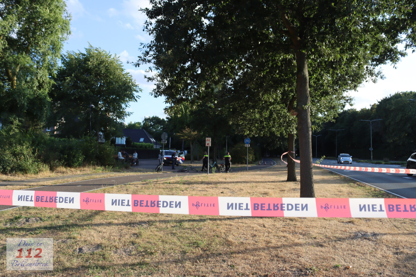 Fietsster zwaargewond na ongeval op Gooweg in Noordwijk, weg afgezet met politielinten
